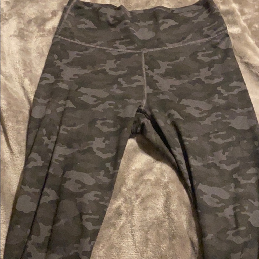 Camo power hold Capri leggings